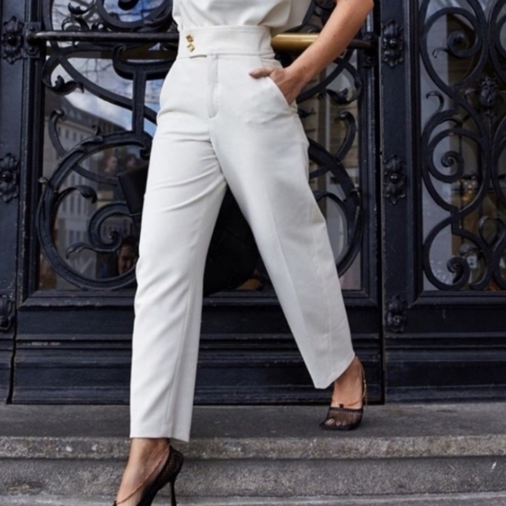NWT ZARA High-Waisted ivory Pants w/ Gold Buttons - sz M - Bloggers Favorite